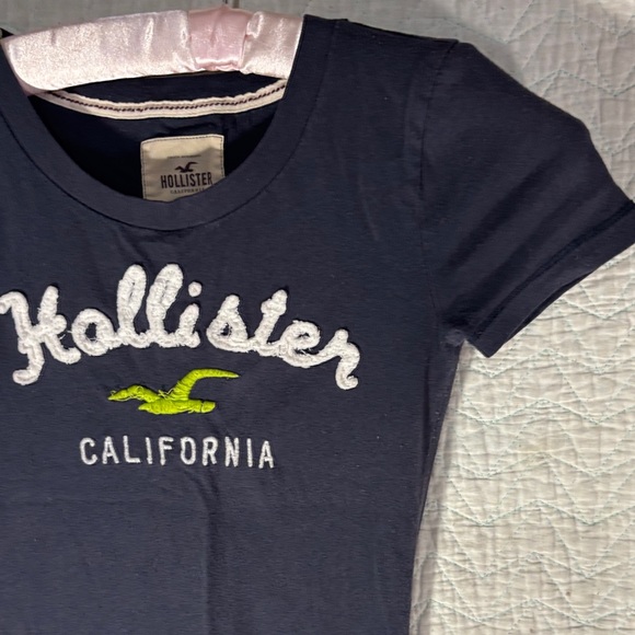 Hollister Black Short Sleeve Tee - Picture 4 of 8